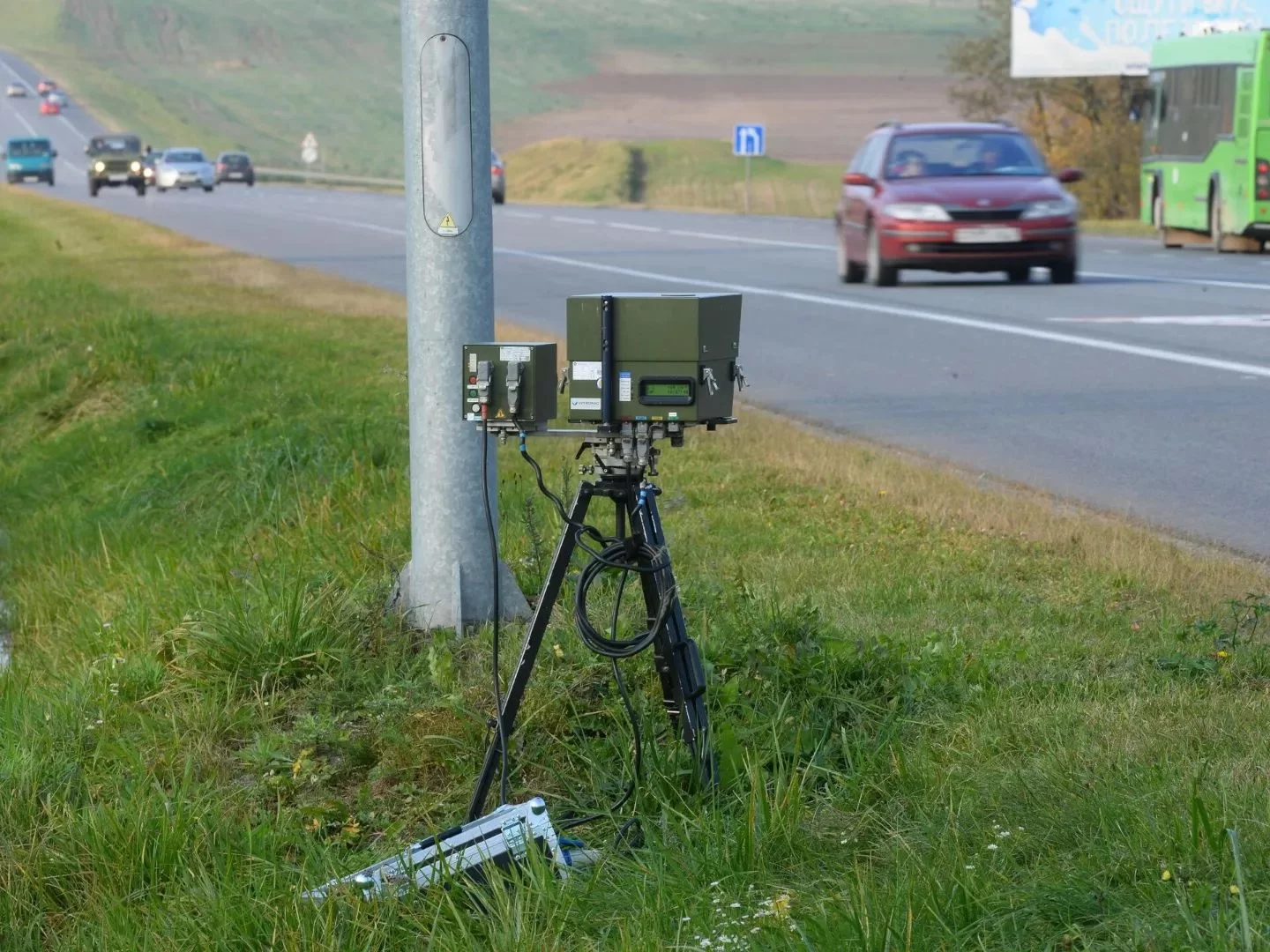 Радары скорости на дорогах будут "прятать" от водителей
